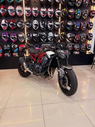 KAWASAKI Z900 